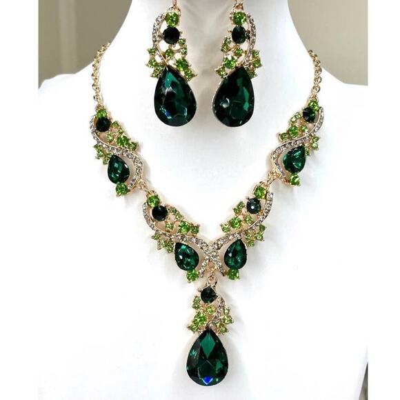 Necklace Earrings Matching Jewelry Set Green Peridot Clear C Z Gold O30 - Picture 1 of 6